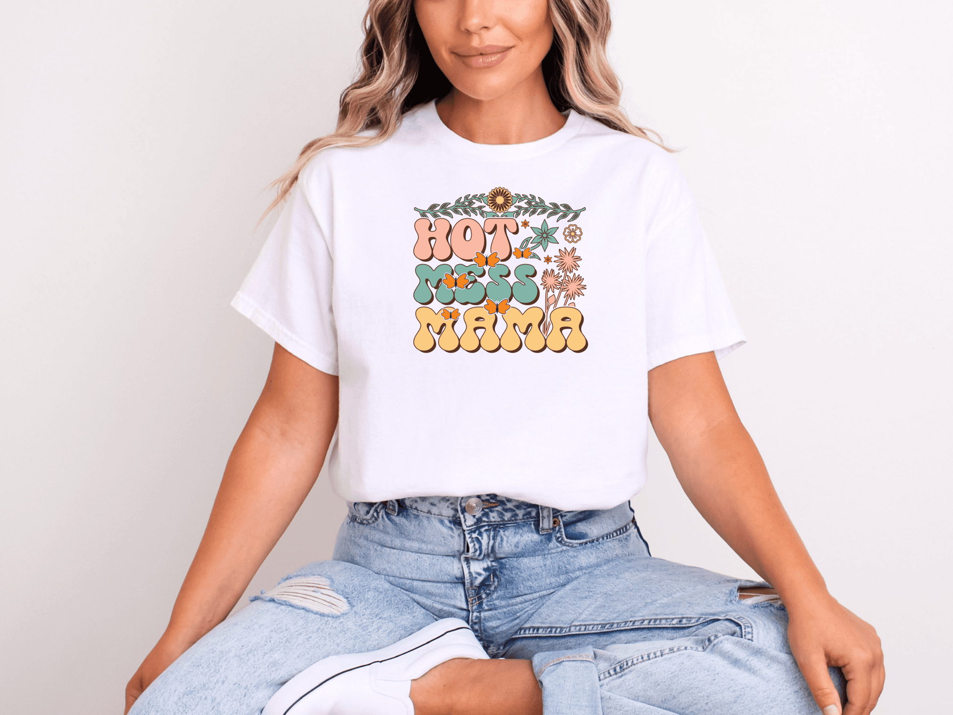 Hot Mess Mama Graphic Tee β Chaos, Coffee & Cuteness - Lotta and Liv