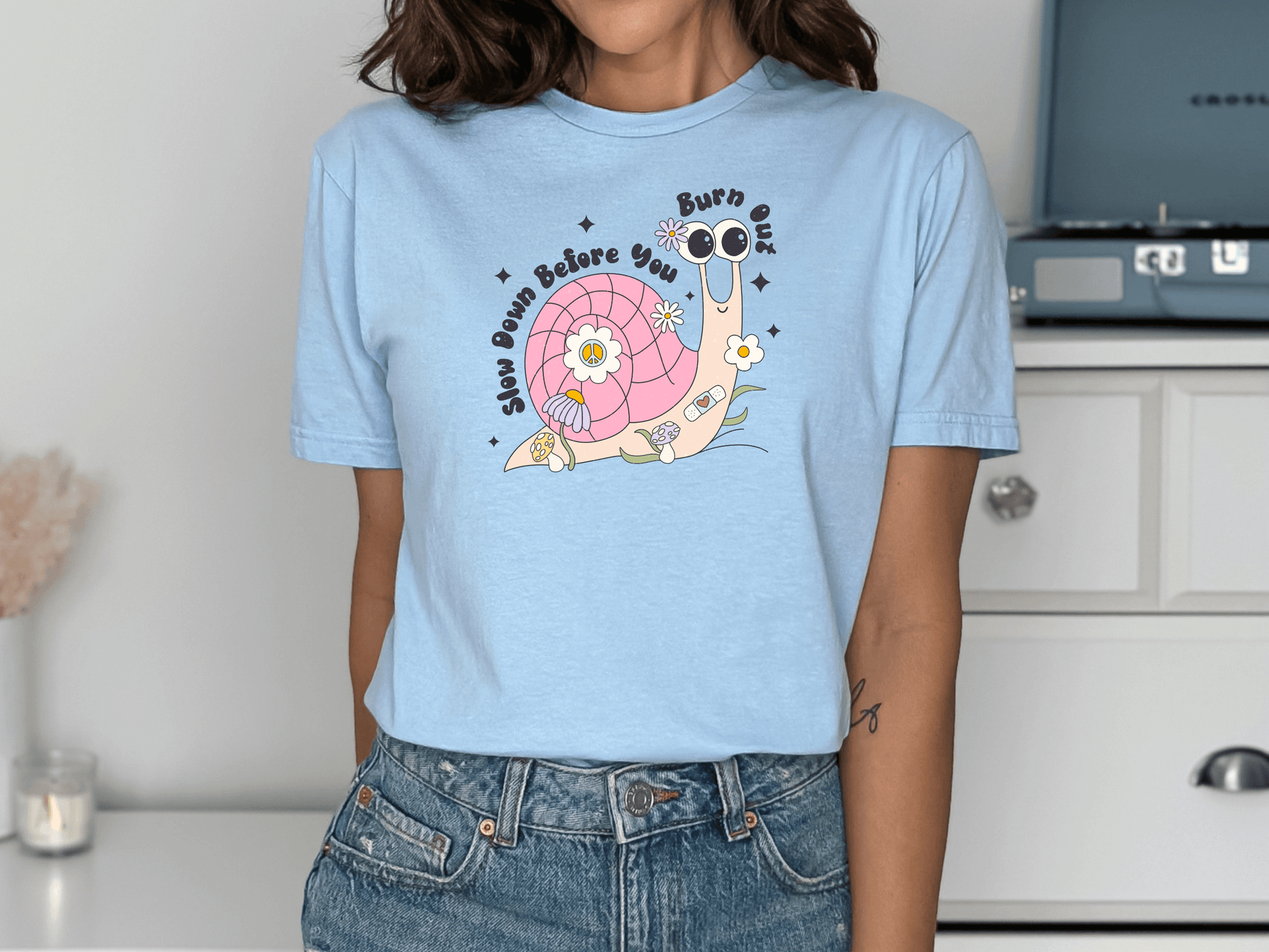 Slow Down Before You Burn Out – Motivational Snail Quote Unisex Softstyle T-Shirt - Lotta and Liv