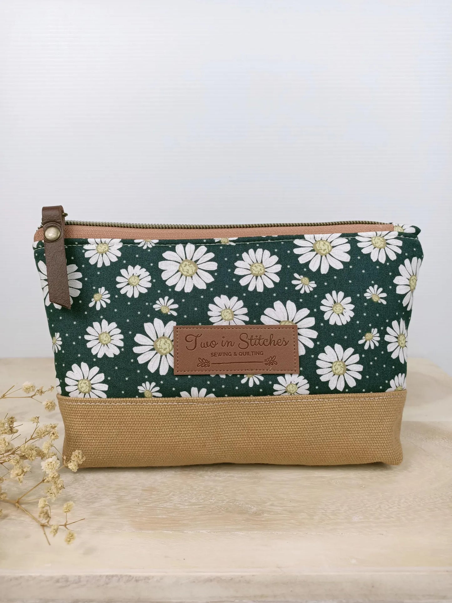 Daisy Floral Zipper Pouch – Spill Proof Vinyl-Lined Toiletry & Makeup Bag