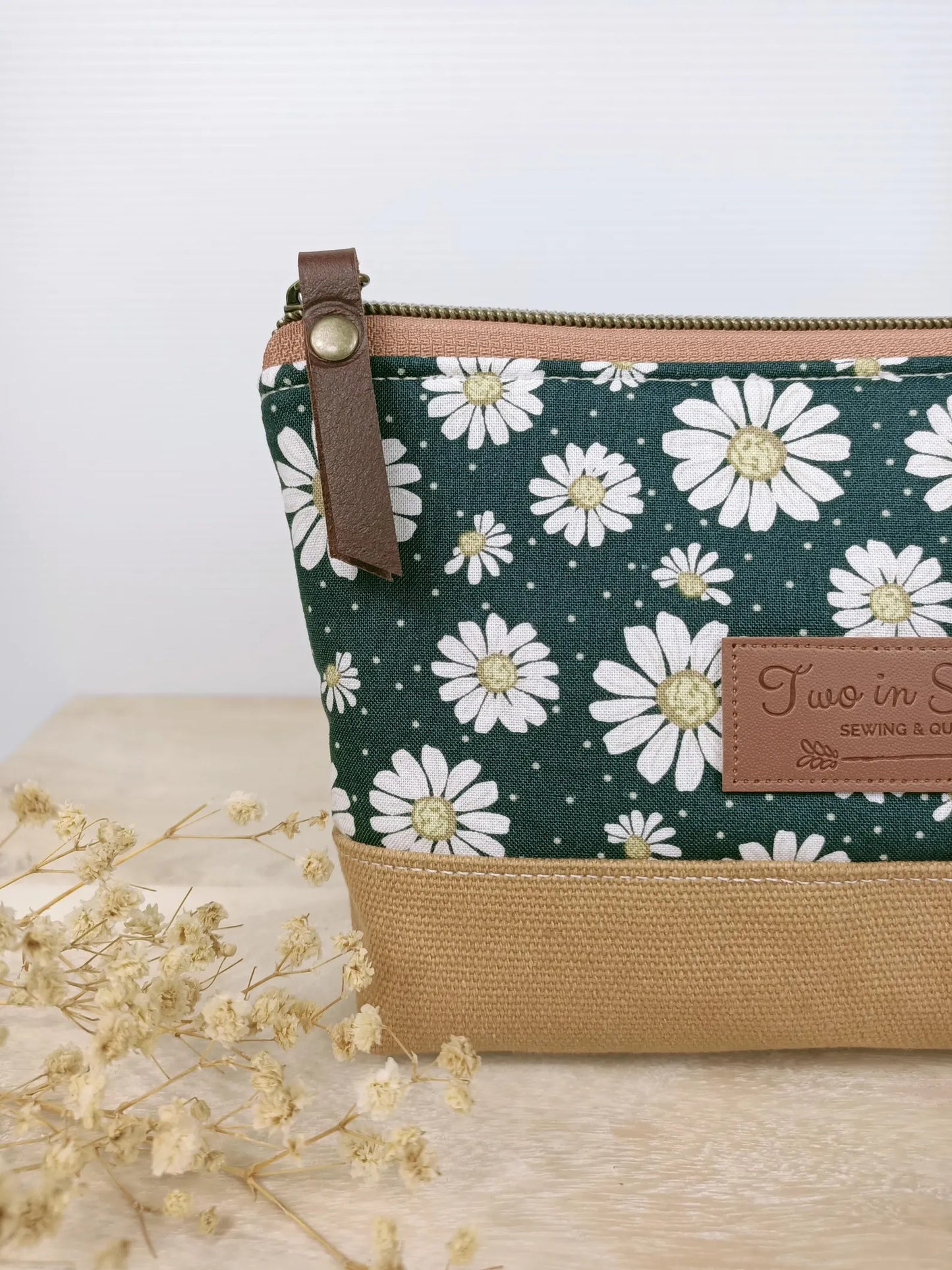 Daisy Floral Zipper Pouch – Spill Proof Vinyl-Lined Toiletry & Makeup Bag