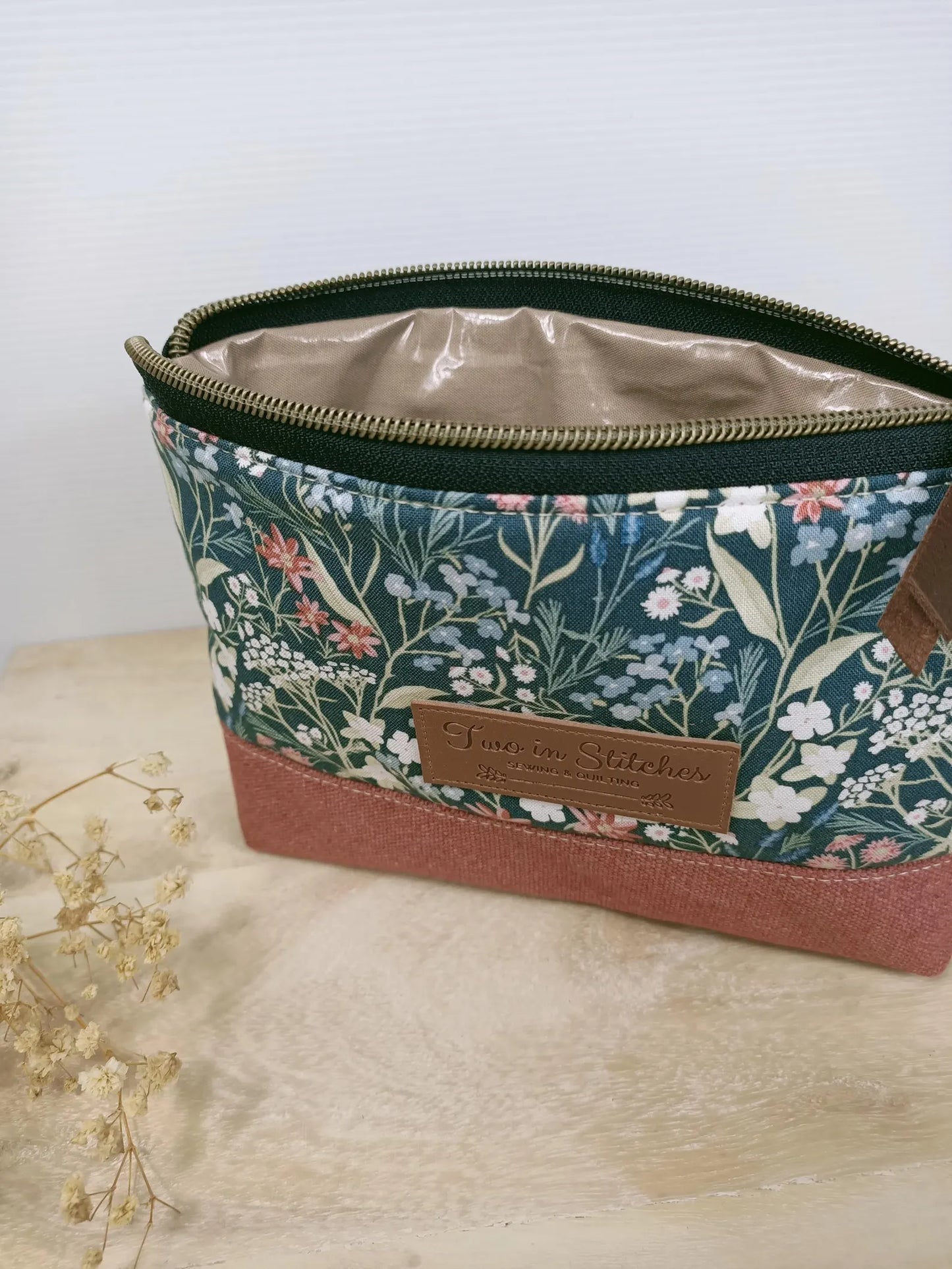 The Ultimate Vinyl-Lined Pouch – Cute, Durable, and Spill-Proof!